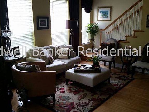 2nd image of 1801 Illinois St