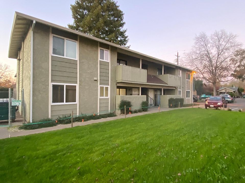Outside the 4-plex