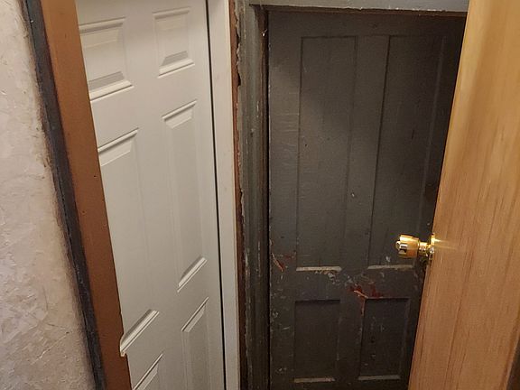 4th image of 703 Tilden Ave