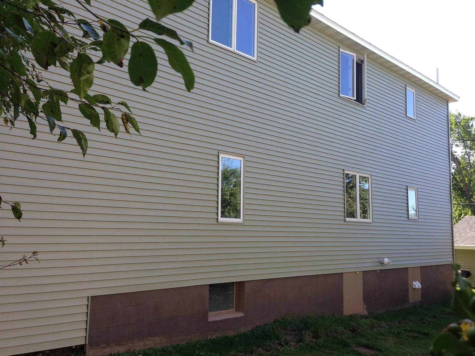 712 Garfield Street — Photo 3