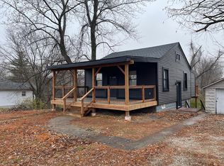 2803 Grovelin St, Godfrey, IL 62035