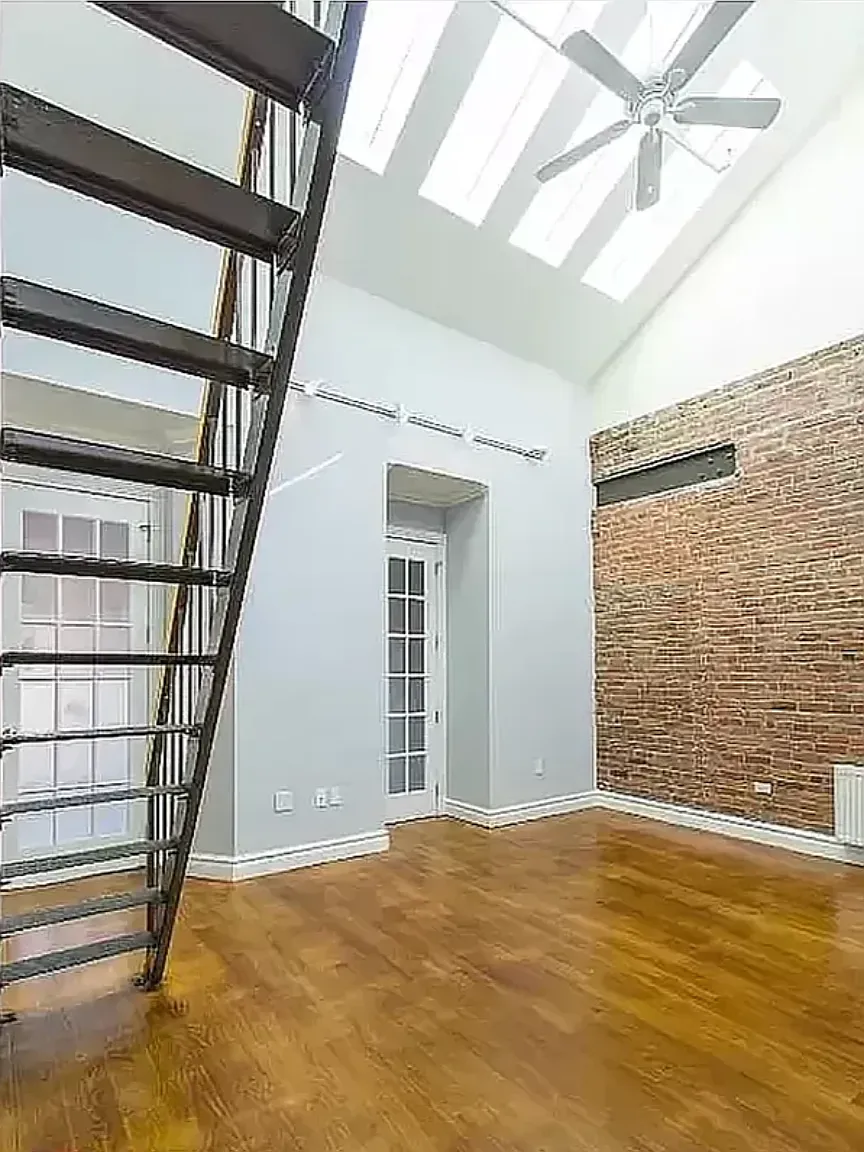 Building Photo - 89 Clinton St #PHF