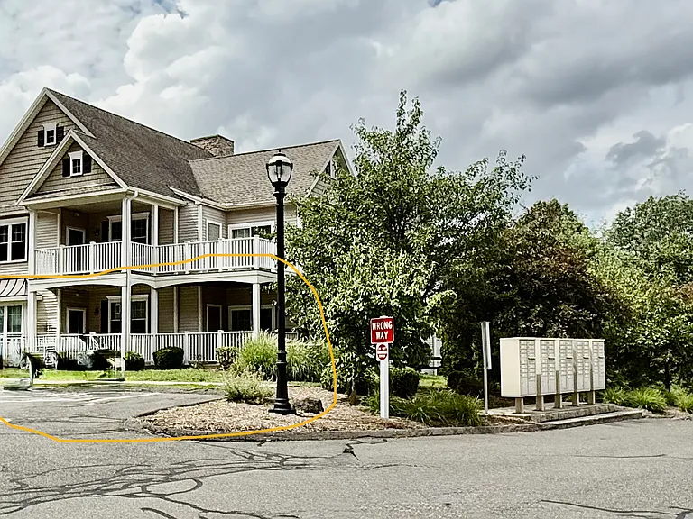 95 S Ridge Ln #F101 — Photo 1