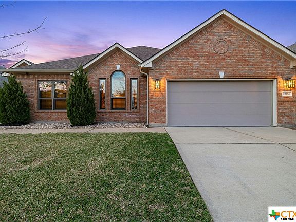3rd image of 3124 Goldenoak Cir