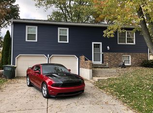 3801 Hemlock Dr, Valparaiso, IN 46383