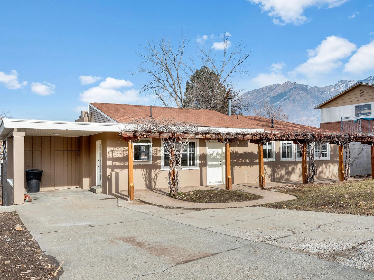 2177 E Castle Hill Ave, Cottonwood Heights, UT 84121 | Zillow