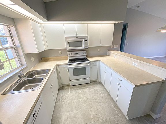 5th image of 4757 Leonard Blvd S #4757