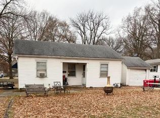 209 S Olive St, Windsor, MO 65360