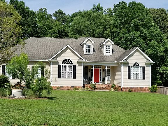 2nd image of 4030 Abbey Ln