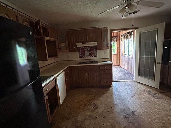 4th image of 684 Wonderland Cavern Rd