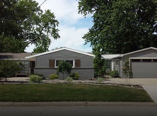 2112 Peirce Ave, Bloomington, IL