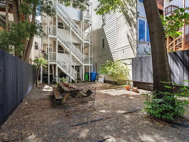 412-416 Broderick Street — Photo 23