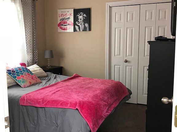 Spacious 2nd Bedroom