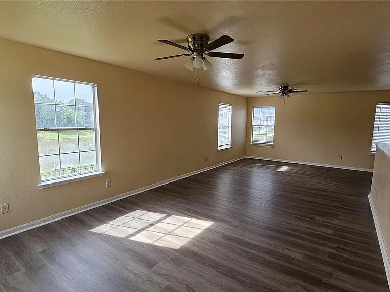 22135 Greengate Dr — Photo 25