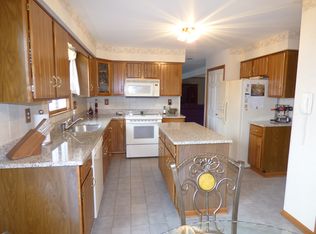 285 Lynn Ann Dr, New Kensington, PA 15068