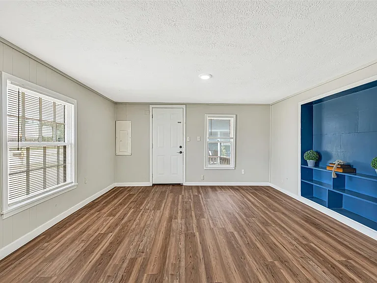 4568 Dunnam Rd #B — Photo 6