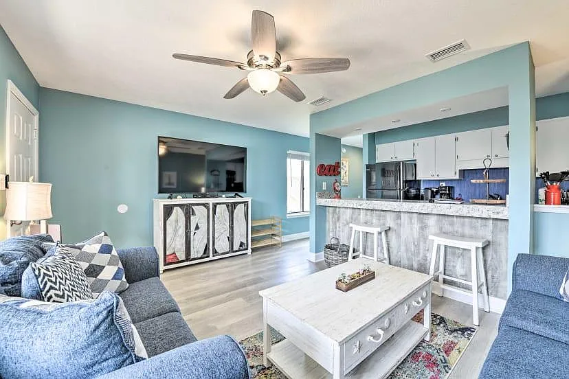 6829 Thomas Dr — Photo 2