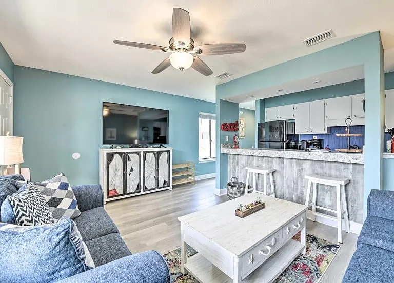 6829 Thomas Dr — Photo 2