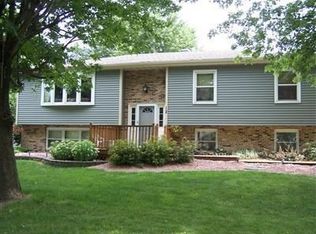 12 Marvin Gdns, Hebron, IN 46341