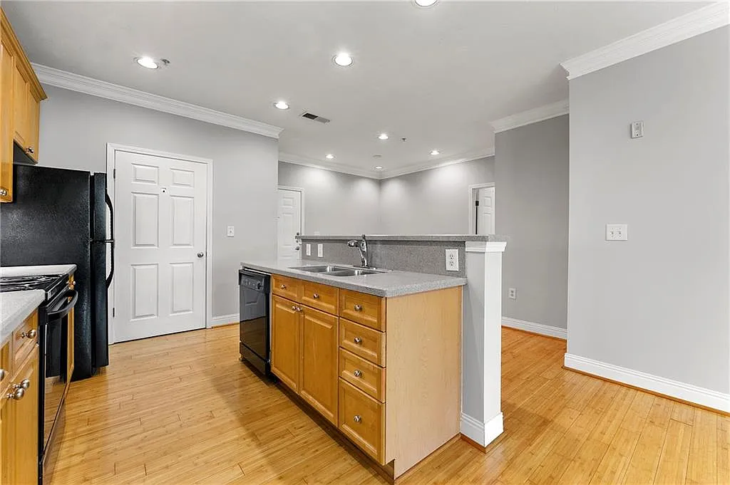 4201 Stratford Commons - 1 — Photo 2