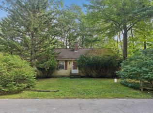 8 Acacia Rd, Kennebunkport, ME 04046