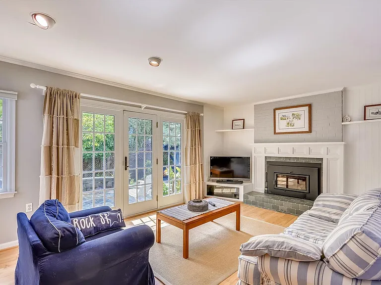 1755 Glastonberry Rd — Photo 49
