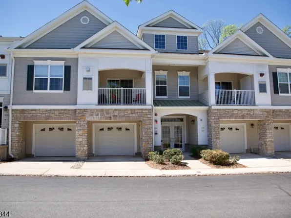 104 Stone Creek Ct, Whippany, NJ 07981