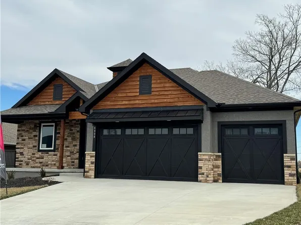 8808 Freedom St, Lenexa, KS 66227