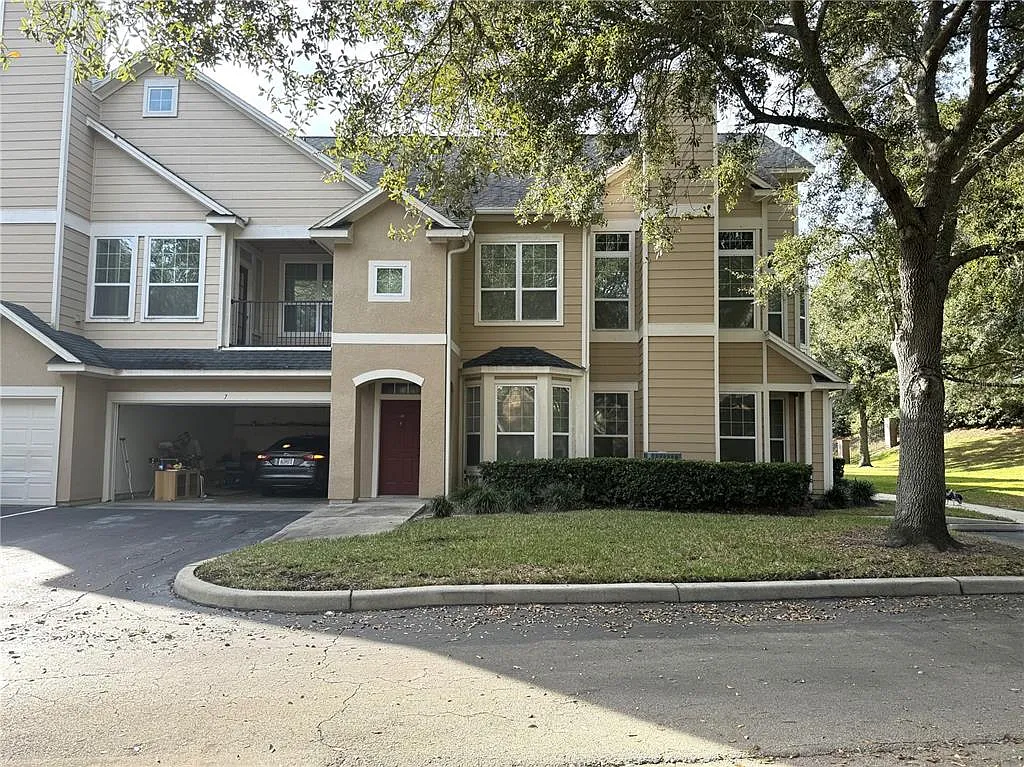 2 bed, 2.0 bath, 1153 sqft, $1,805 — Photo 2