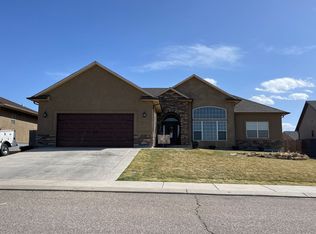 5214 Lynn Meadows Dr, Pueblo, CO 81005