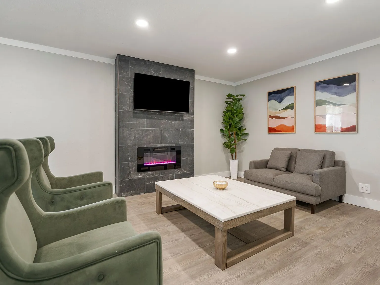 Townhomes @East 32nd - Save $600 on the First 3 Months! — Photo 3