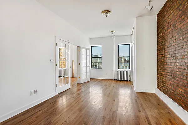 Rented by Compass | media 25