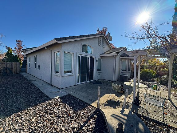 4th image of 1527 Latherton Way