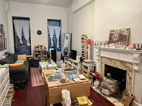 32 West 69th Street image 1 of 7