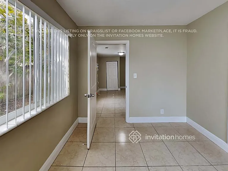 2021 SW 64th Ave — Photo 4