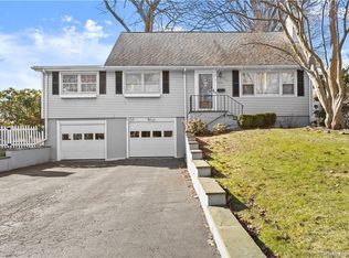 111 Mayweed Rd, Fairfield, CT 06824