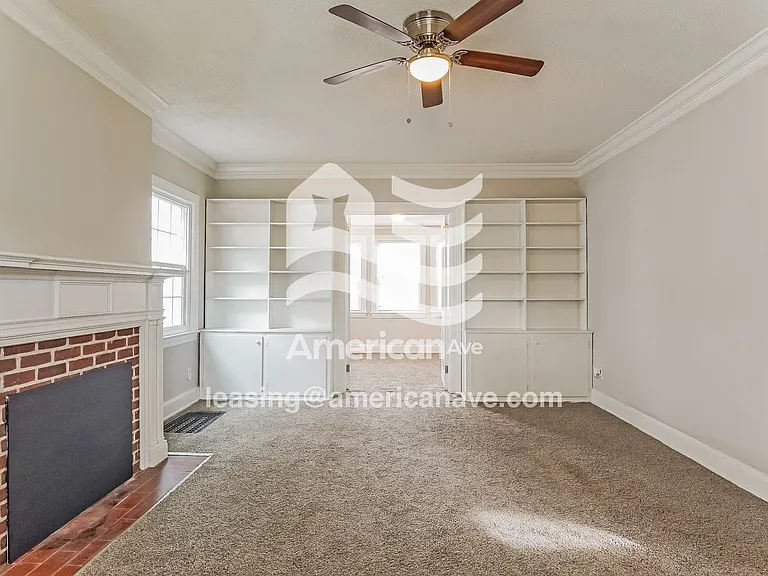 392916_003_wm_-_living_room_13574066.jpg