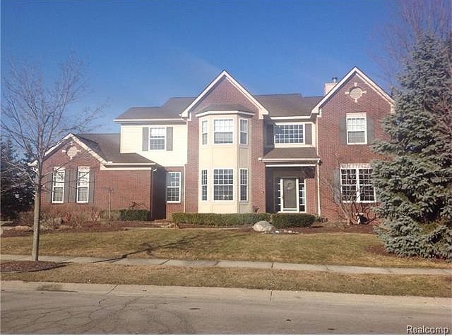 1st image of 1114 Surrey Ln