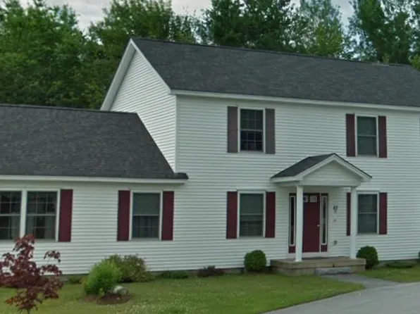 82 Fieldstone Dr, Bangor, ME