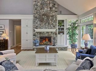 7727 N Gills Pier Rd, Northport, MI 49670