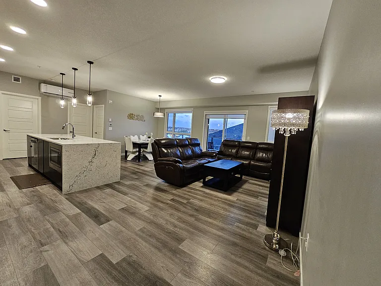 33 Carringham Gate NW #3305 — Photo 5