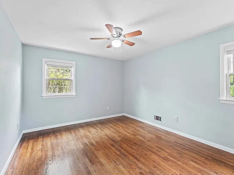1057 Lakewood Rd — Photo 9