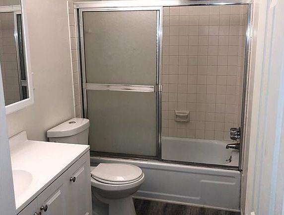 5th image of 3762 Lakepointe Dr