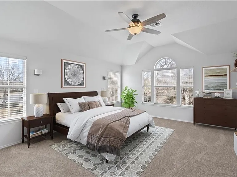 813 Palamos Dr — Photo 16