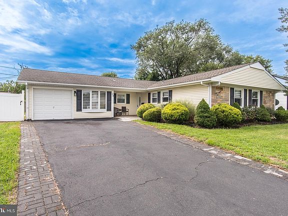 4th image of 28 Gimble Ln