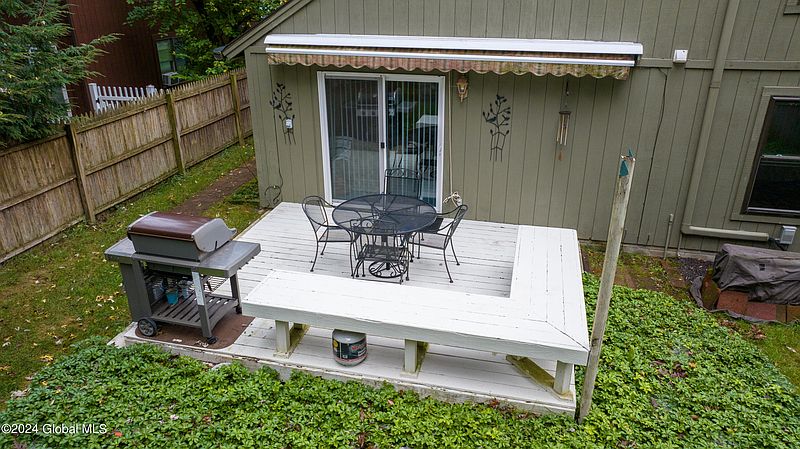 2nd image of 111 Thimbleberry Road
