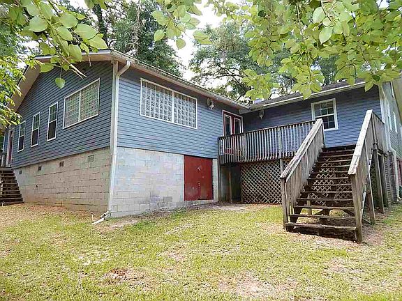 3rd image of 3933 Runnymede Rd