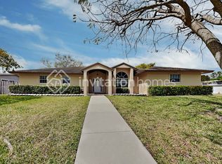 19730 SW 87th Pl, Cutler Bay, FL 33157