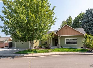 853 67th Pl, Springfield, OR 97478