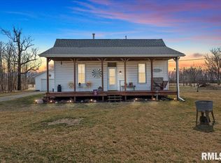 900 E 2700 North Rd, Mechanicsburg, IL 62545
